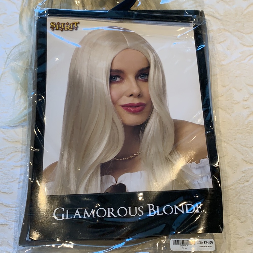 Glamorous blonde Wig